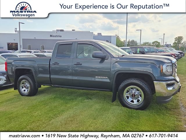 2017 GMC Sierra 4WD Double Cab Standard Box's photo