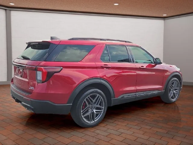 Used 2025 Red Ford ST-Line image 3