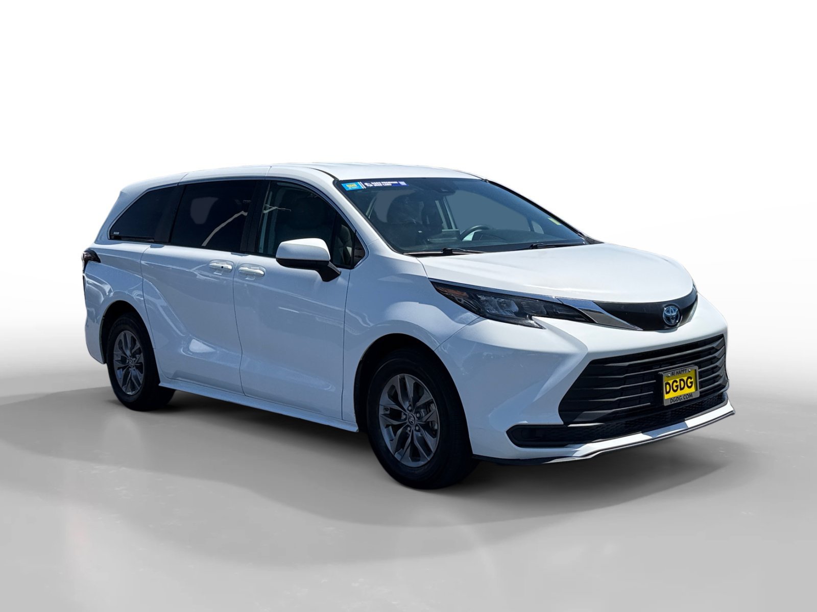Used 2024 Ice Toyota LE image 7