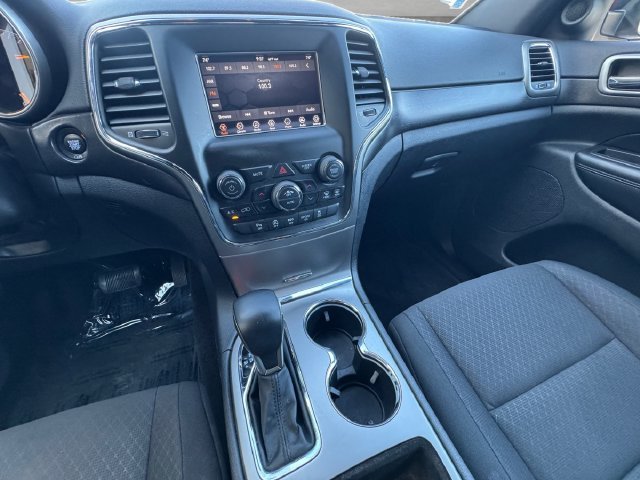Used 2018 Red Jeep Laredo E image 3