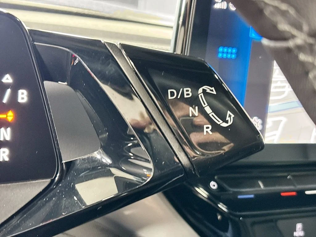 Used 2023  Volkswagen Pro S image 18