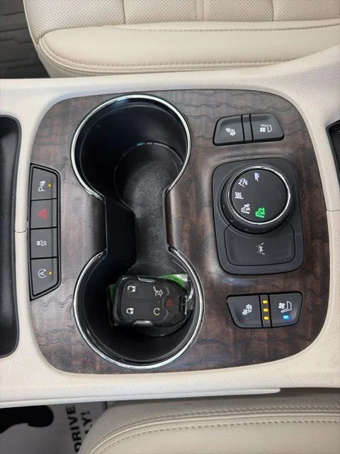 Used 2022 Gray GMC Denali image 31