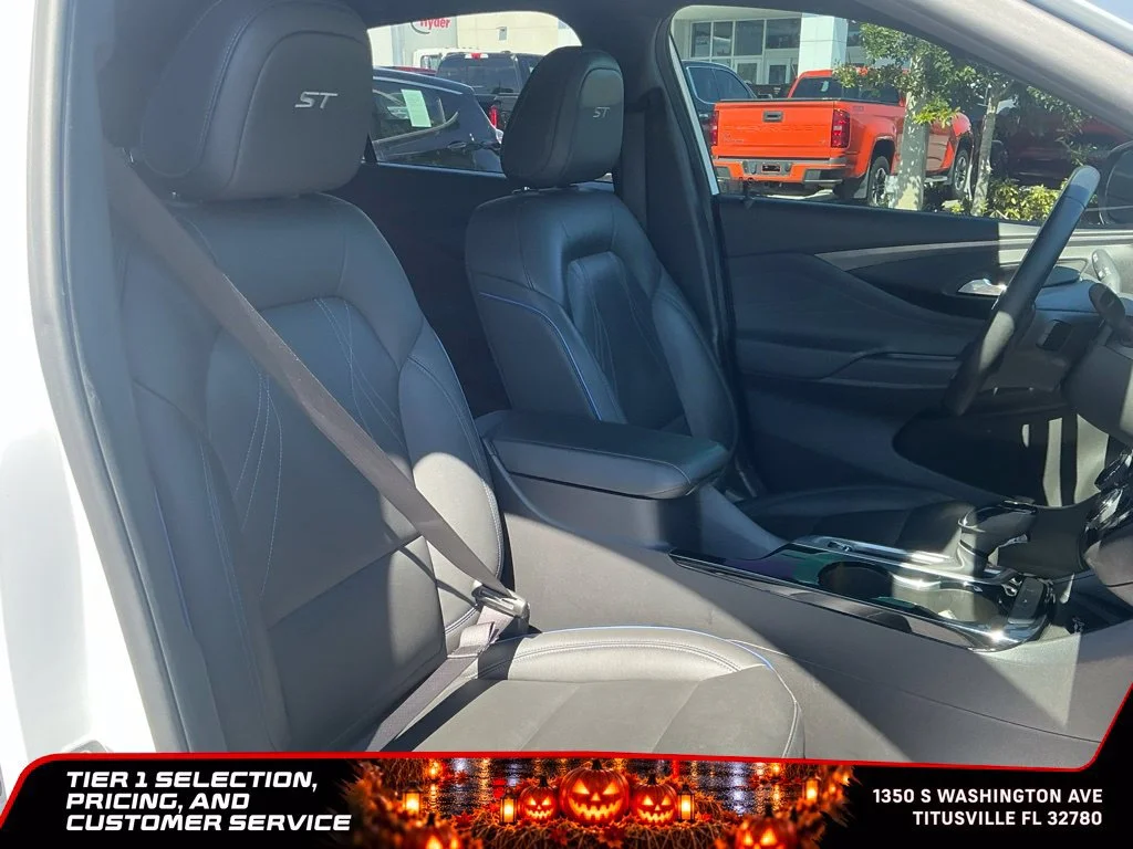 Used 2024 Summit White Buick Sport Touring image 13