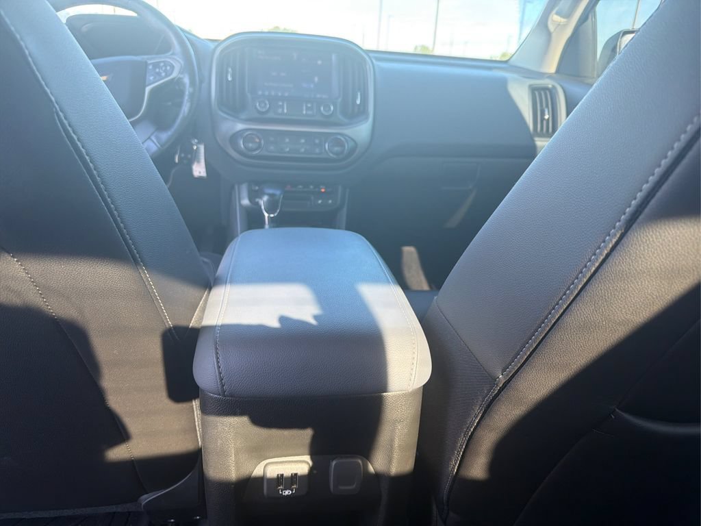 Used 2022 Black Chevrolet Z71 image 18