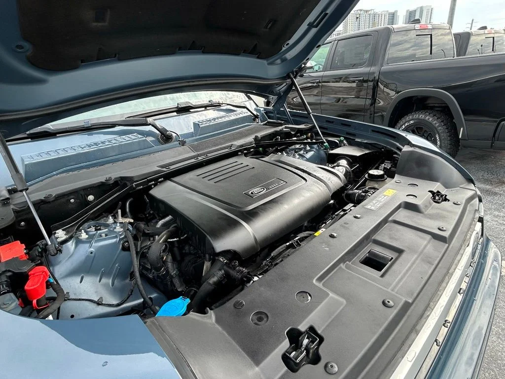 Used 2024 Blue Land Rover S image 37