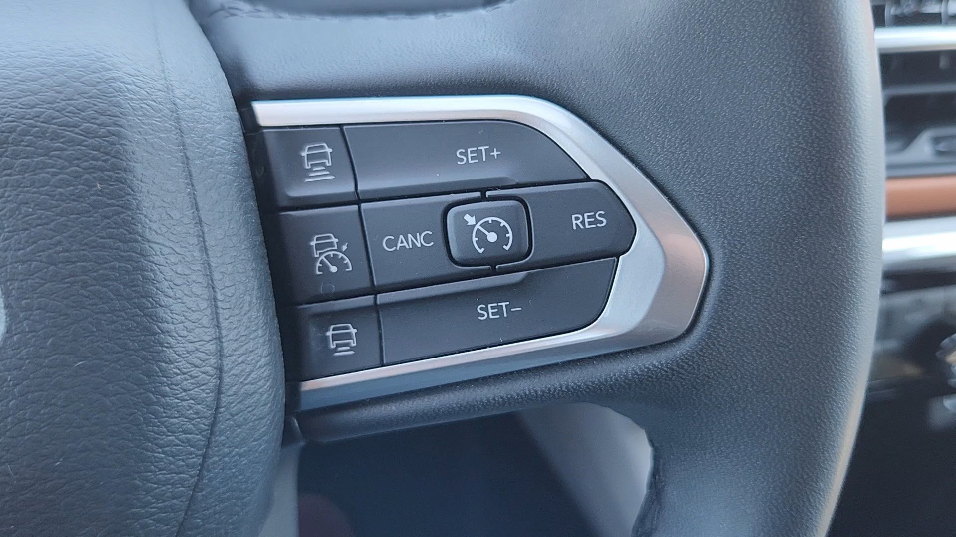 2024 Jeep Compass Limited - Photo 13