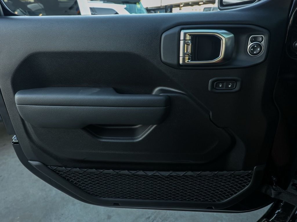 New 2026 Black Clear-Coat Exterior Paint Jeep Sport S image 22