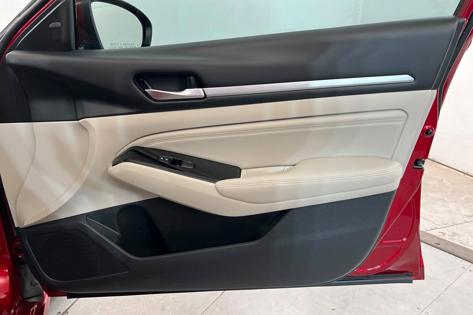 Used 2023 Scarlet Ember Tintcoat Nissan 2.5 SL image 23