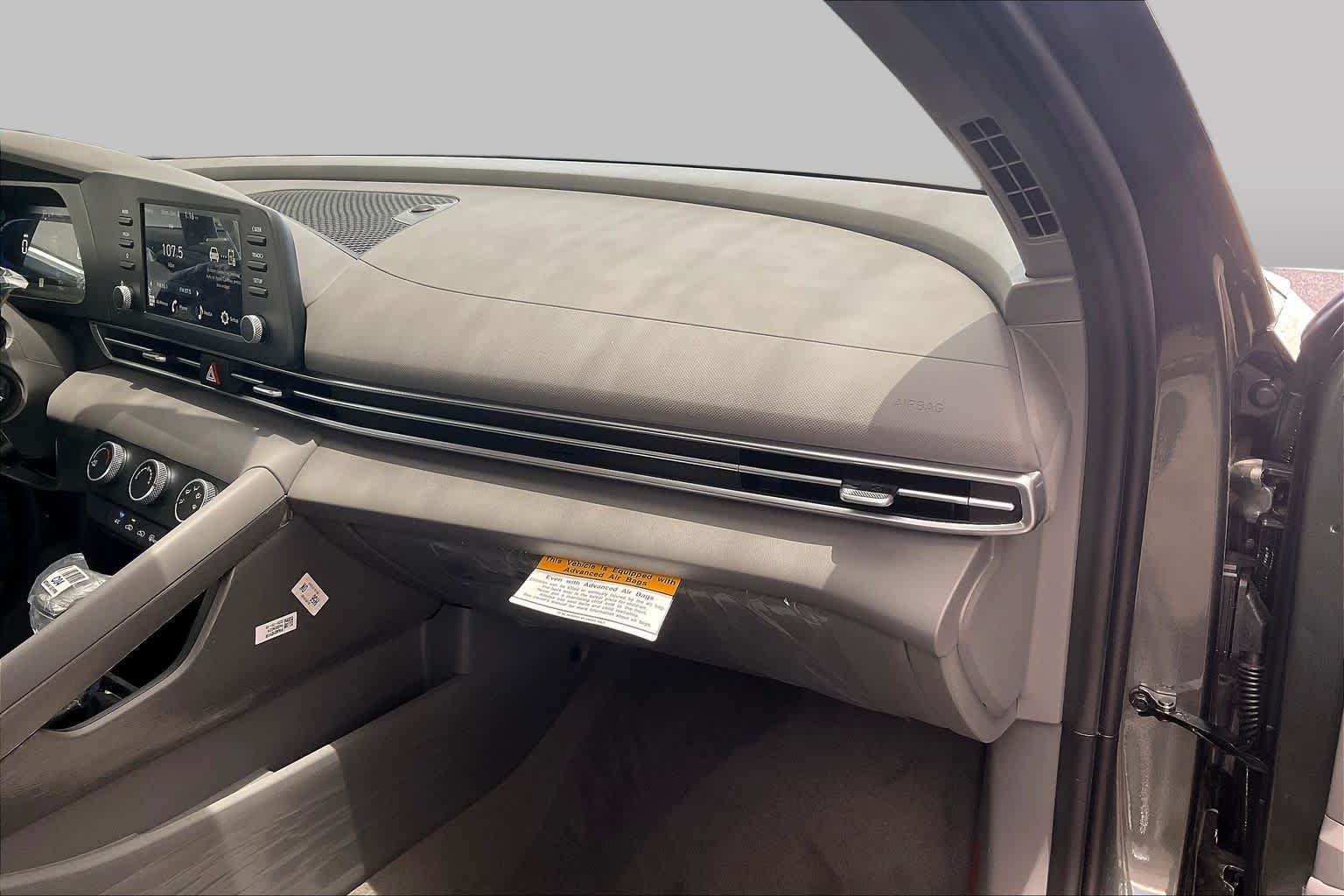 Used 2026 Amazon Gray Hyundai SE image 19
