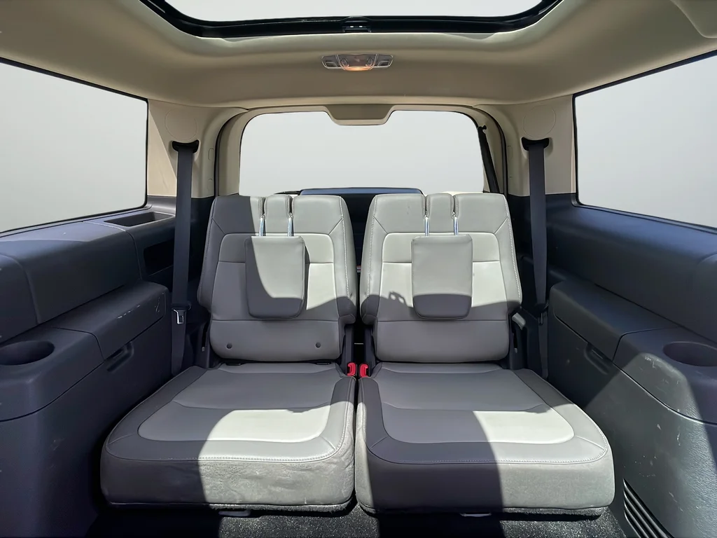 Used 2019 White Ford SEL image 29