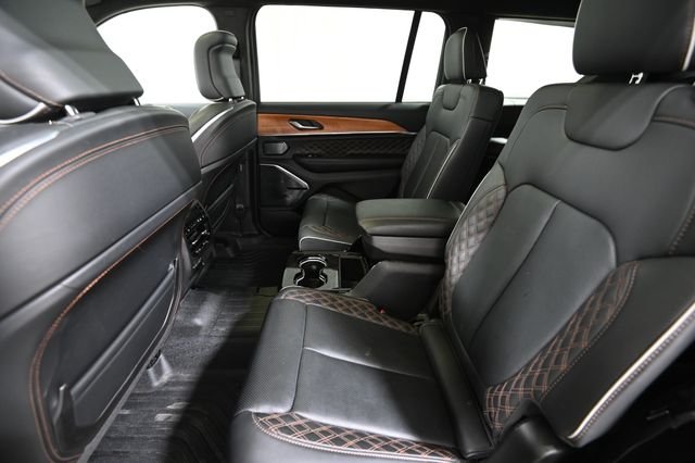 Used 2024 Gray Jeep Summit image 8