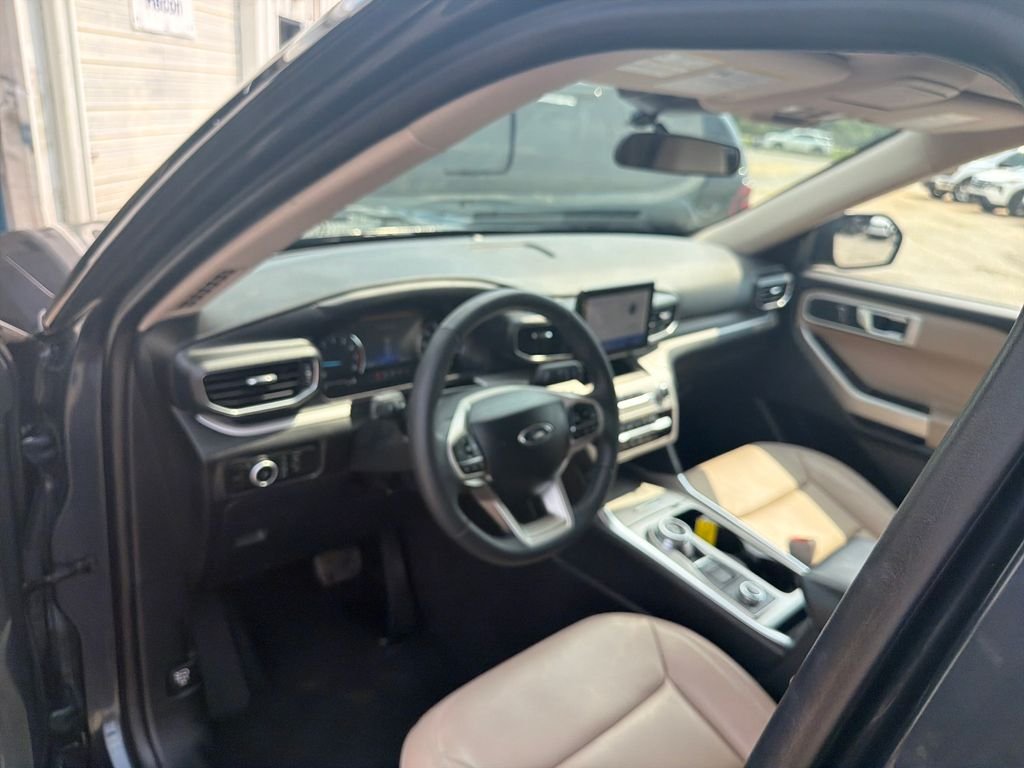 Used 2024 Blue Ford XLT image 16