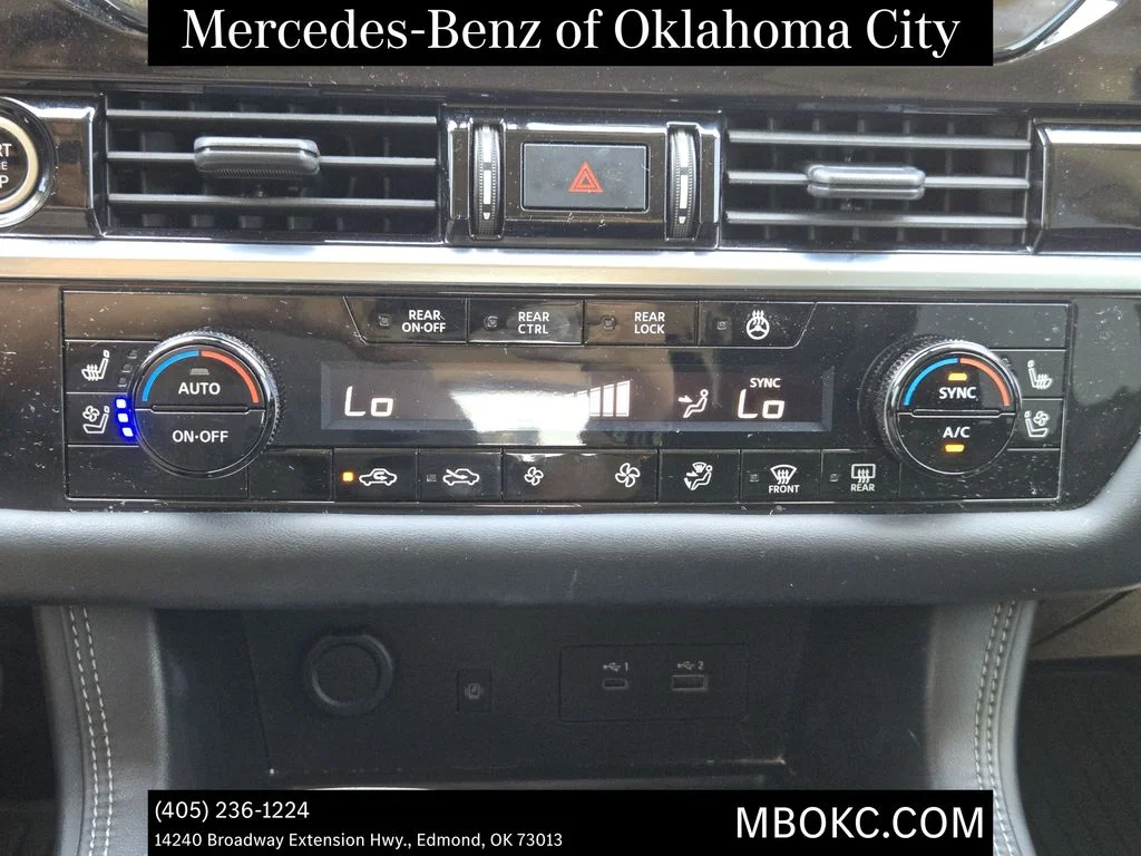 Used 2023 Pearl White Nissan Platinum image 16