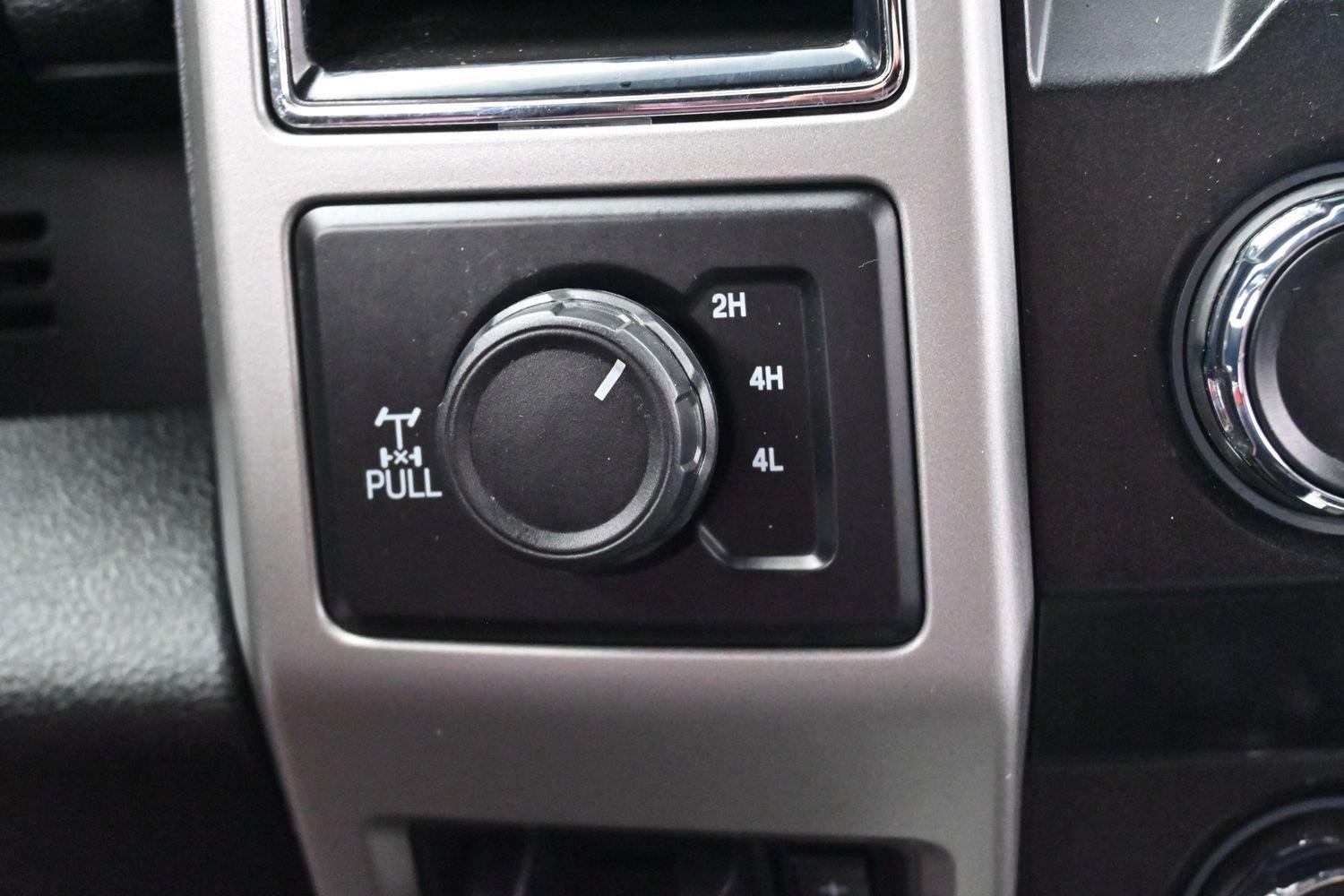 Used 2020 Velocity Blue Ford Lariat image 26