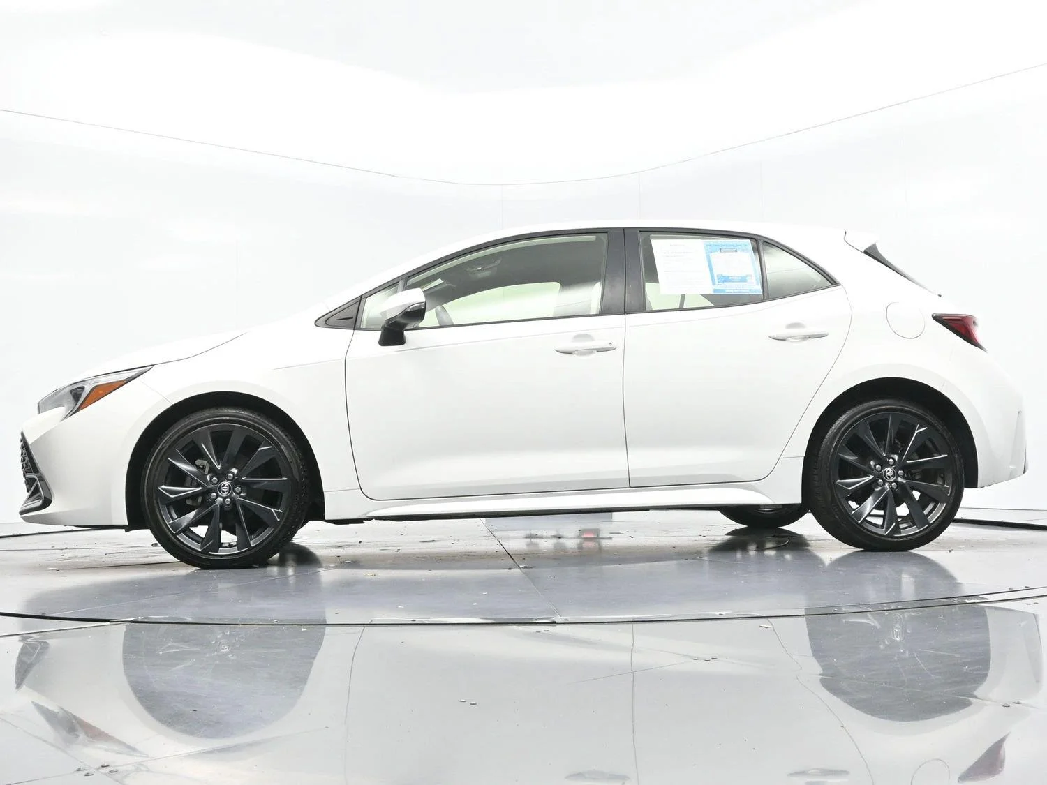 Used 2024 Ice Cap Toyota XSE image 46