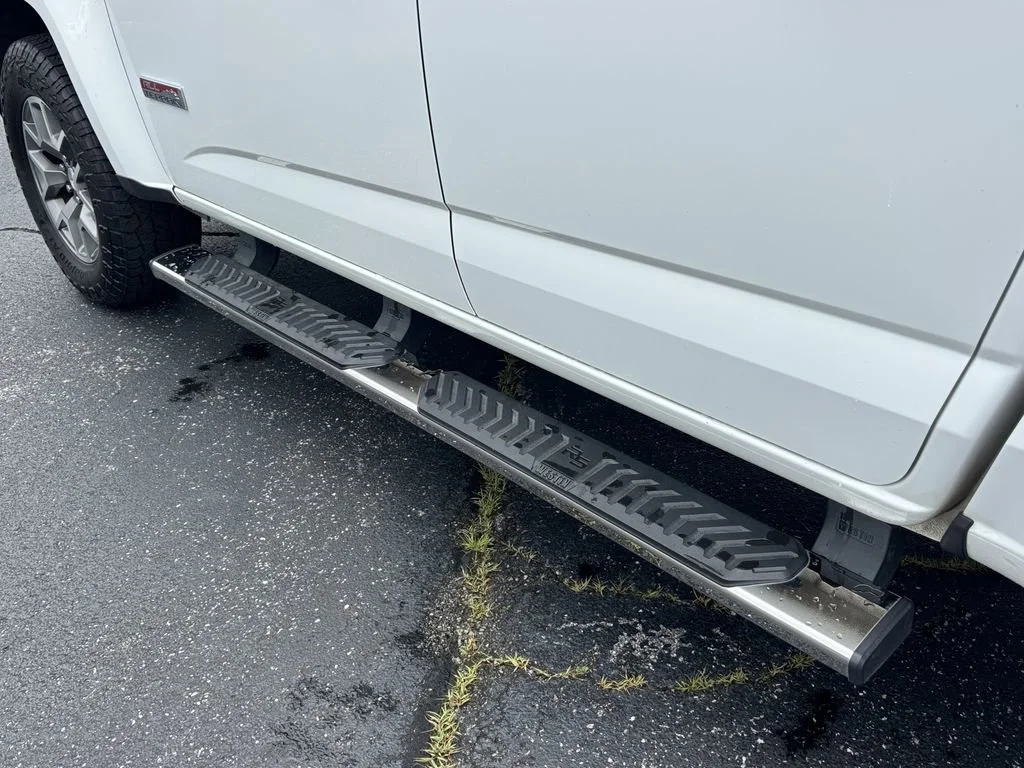 Used 2018 SUMMIT WHITE GMC 4WD All Terrain w/Cloth image 31