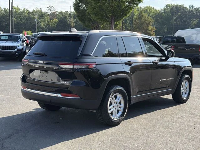 Used 2025 Black Jeep Laredo image 12