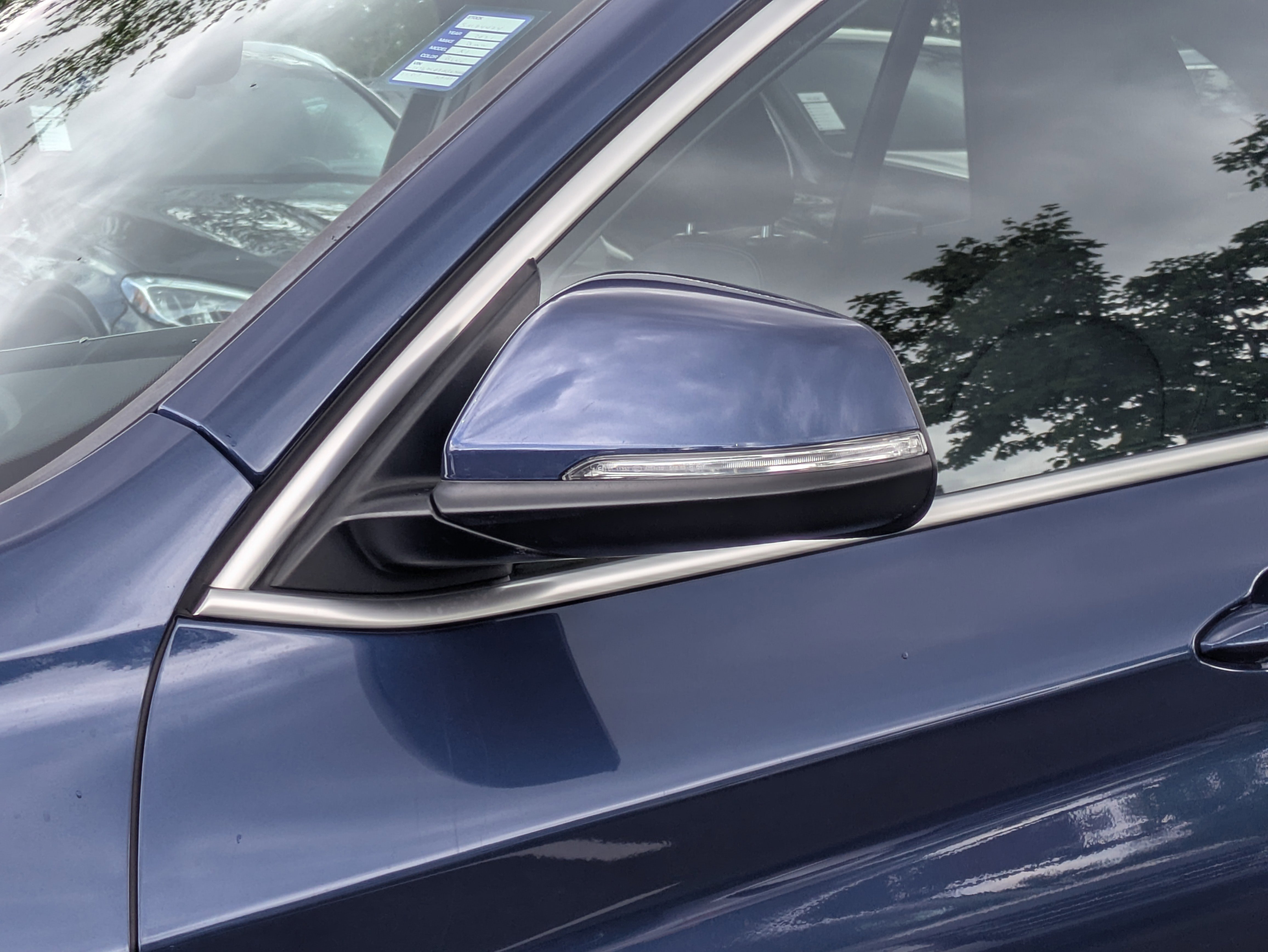 Used 2021 Phytonic Blue Metallic BMW sDrive28i image 11