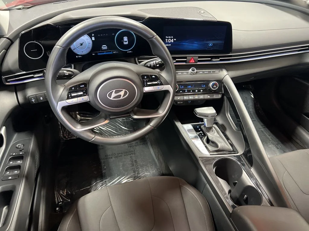 2025 Hyundai Elantra SEL - Photo 12