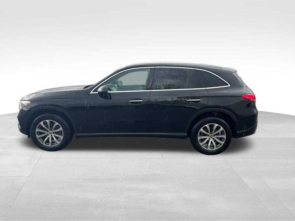Used 2026 Black Mercedes-Benz GLC 300 image 2