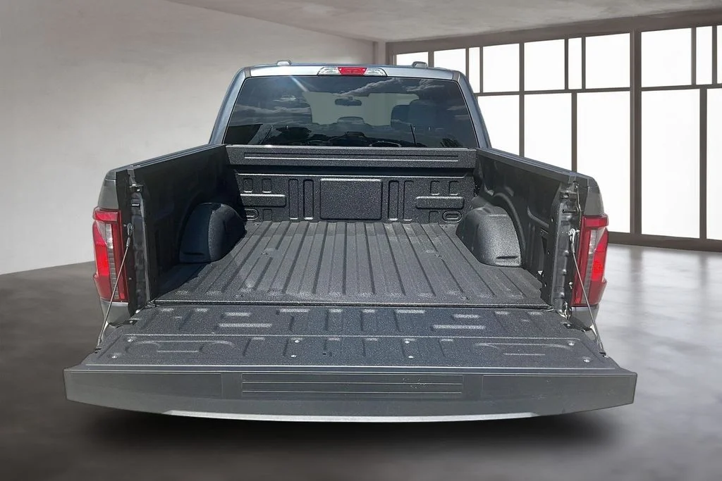 Used 2026 Gray Ford XLT image 7