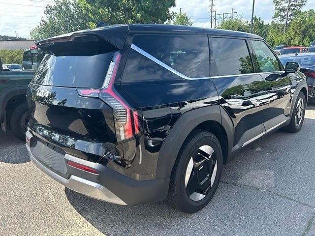 Used 2024 Black Kia Light Long Range image 3