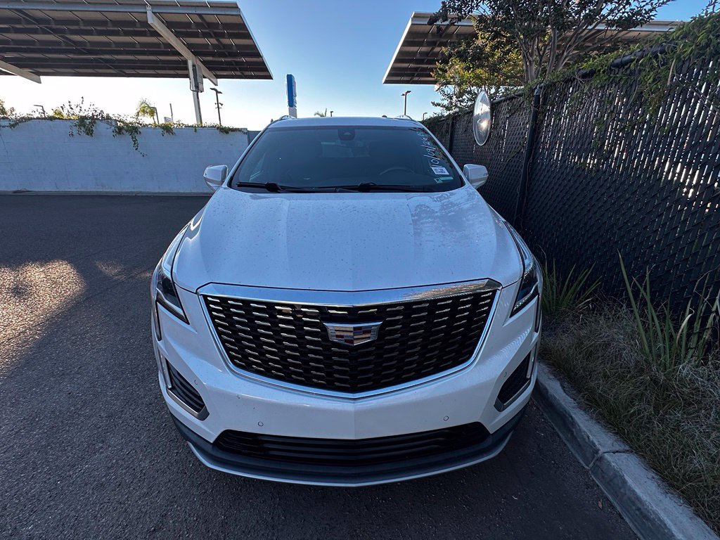 Used 2020 White Cadillac Premium Luxury image 9