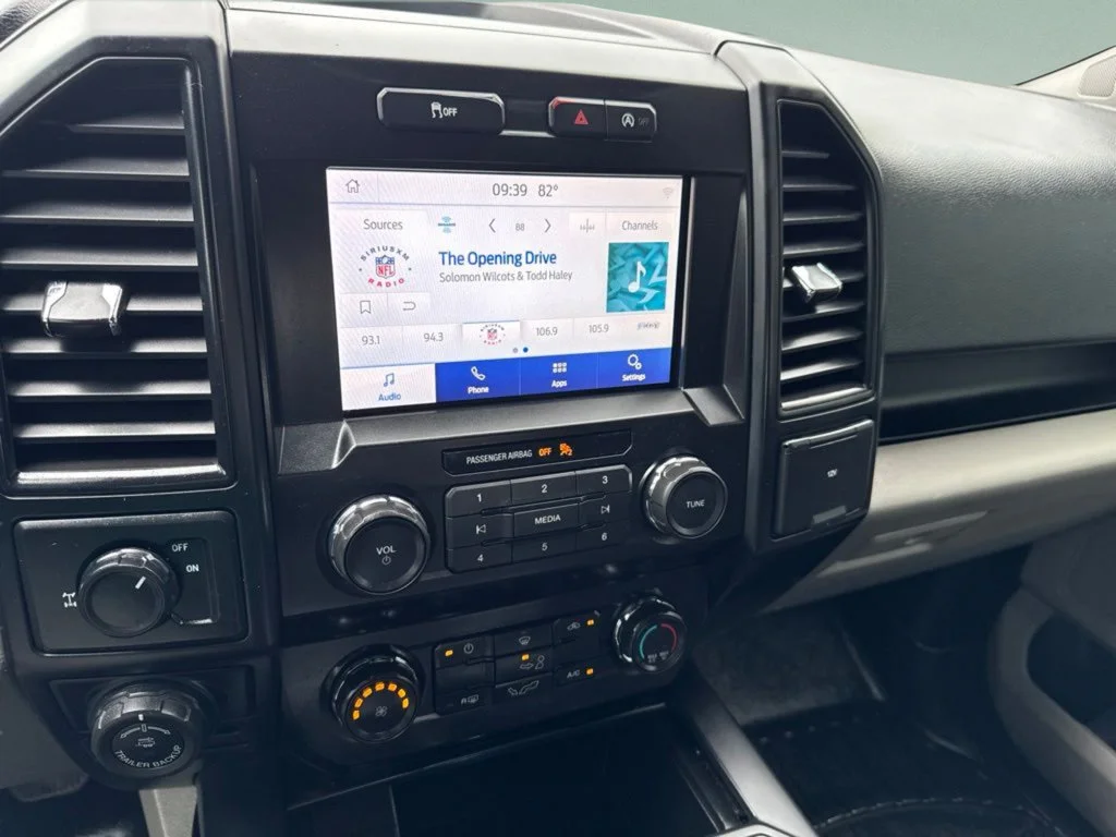 Used 2020 Blue Metallic Ford XL image 14