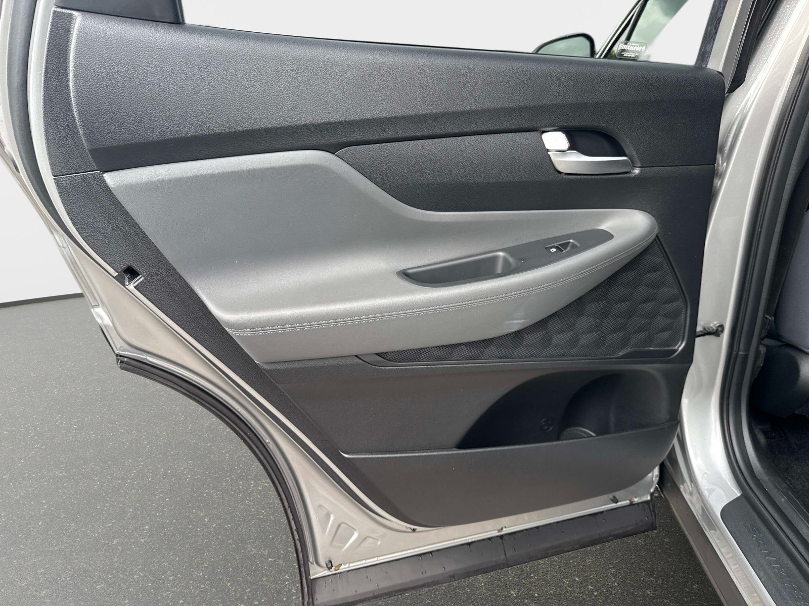 Used 2023 Shimmering Silver Hyundai SEL image 11