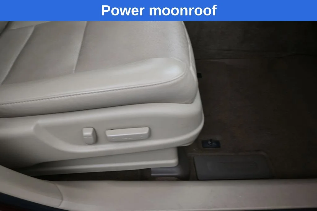 Used 2018  Acura Technology Package image 11