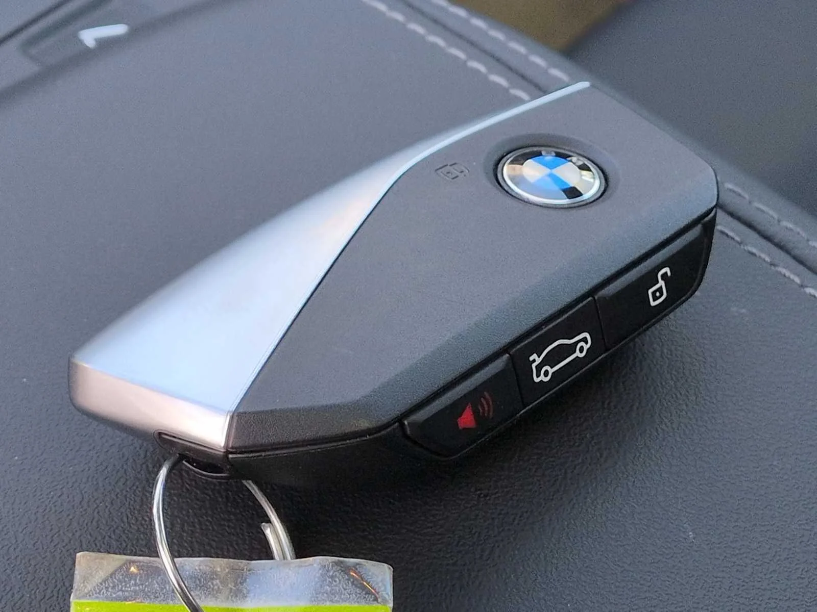 New 2026 Vegas Red Metallic BMW xDrive28i image 36