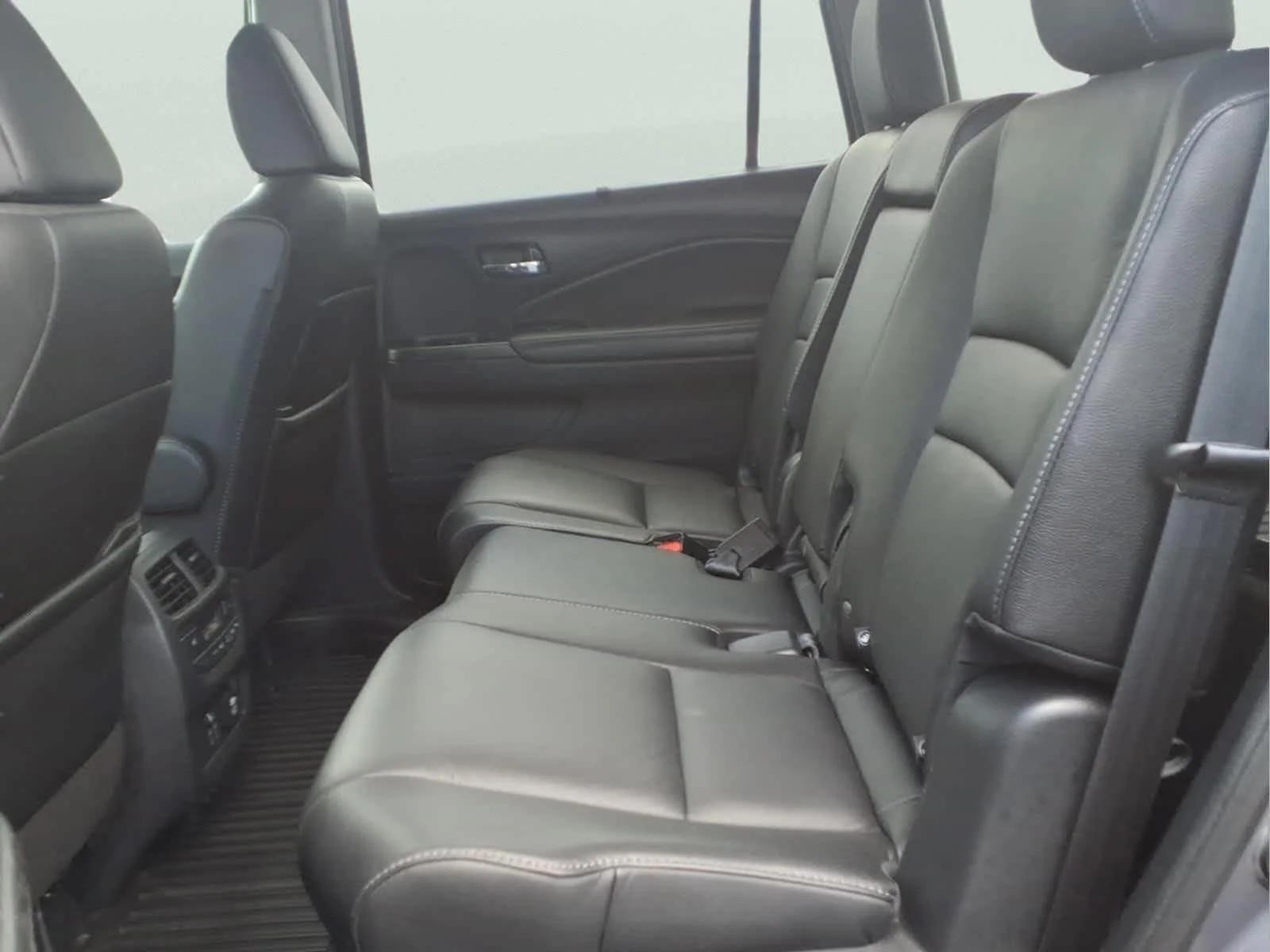 Used 2022 Modern Steel Metallic Honda Touring 8-Passenger image 29