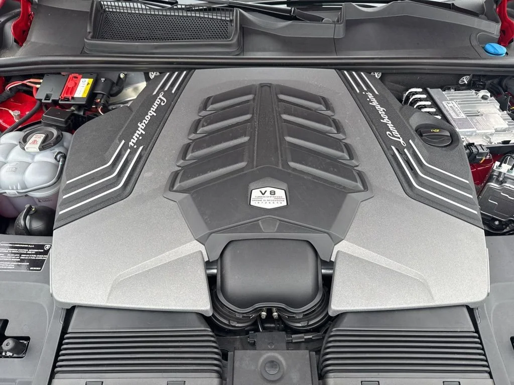 Used 2022 Rosso Antero Lamborghini  image 35