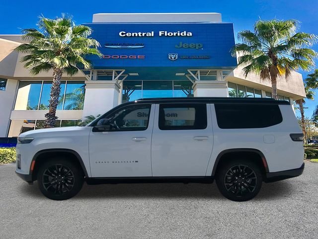 New 2026 Bright White Clear-Coat Exterior Paint Jeep Summit Reserve image 8