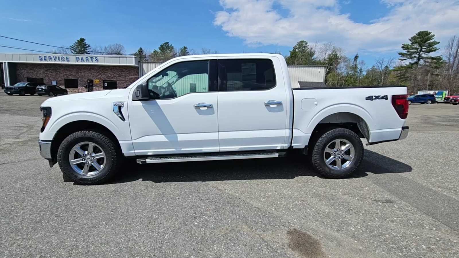 Certified Used 2025 Oxford White Ford XLT image 5