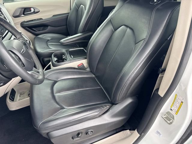 Used 2023 White Chrysler Touring L image 29