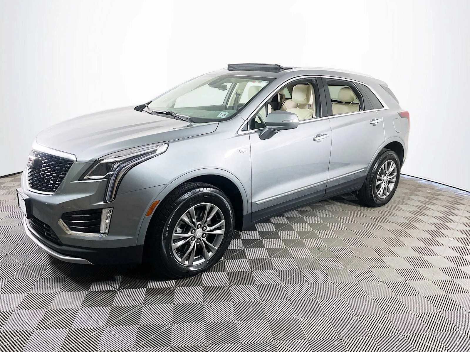2023 Cadillac XT5 FWD Premium Luxury's photo