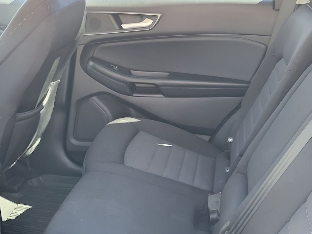 Used 2022 Oxford White Ford SE image 9