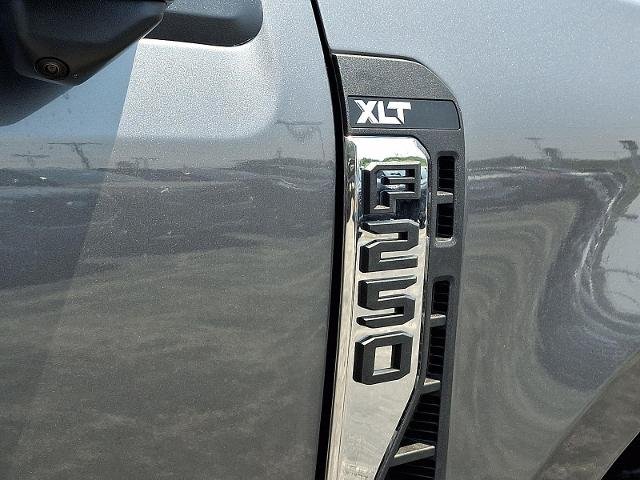 New 2026 Carbonized Gray Metallic Ford F-250® XLT image 40