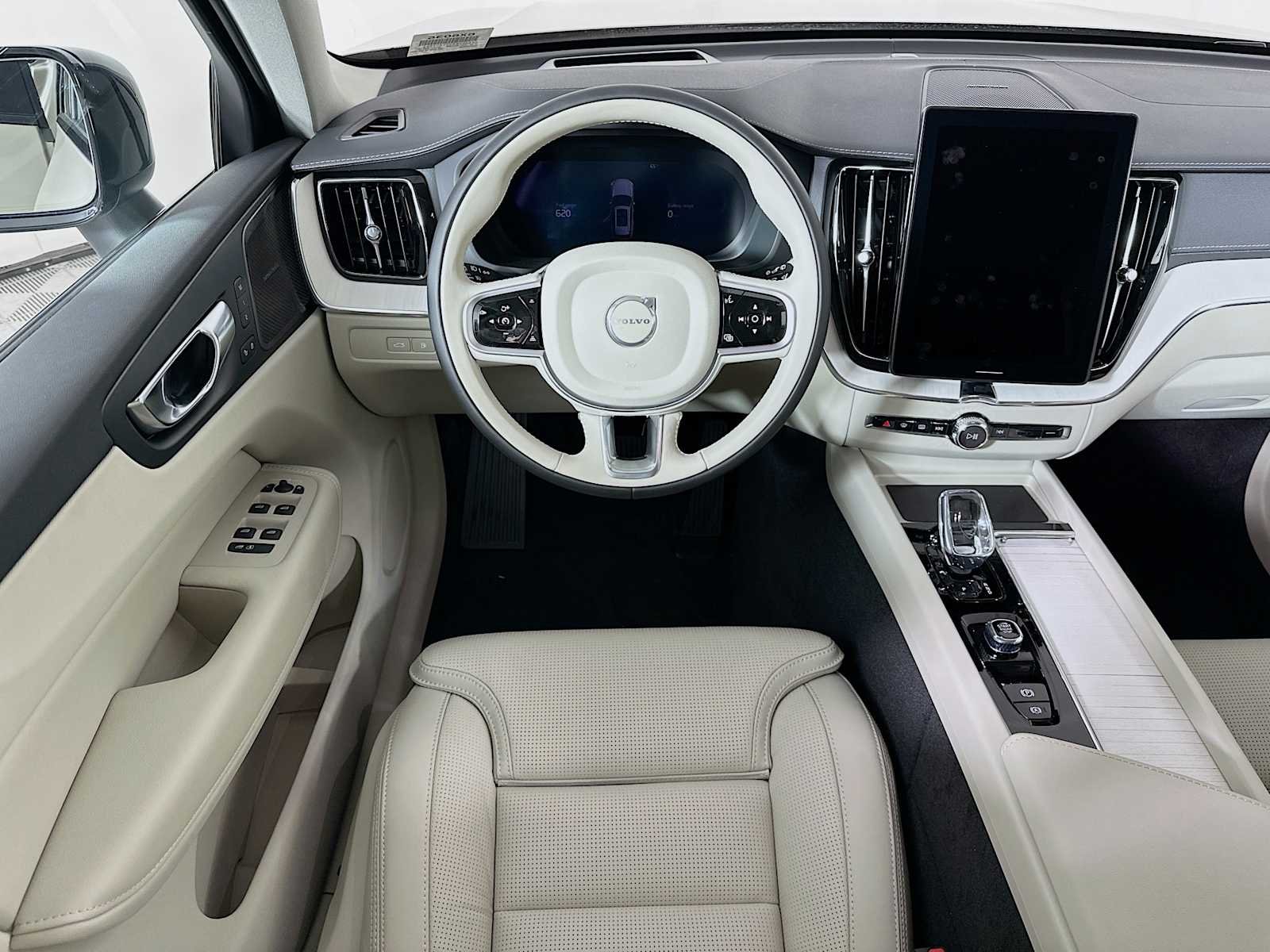 New 2026 Bright Dusk Volvo Ultra image 21