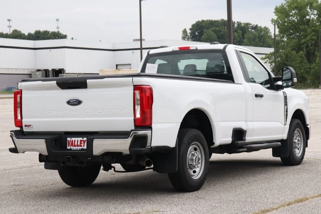 Used 2023 Oxford White Ford XL image 9