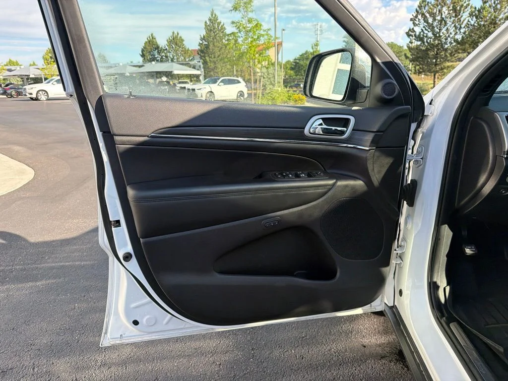 Used 2021 White Jeep Limited image 9