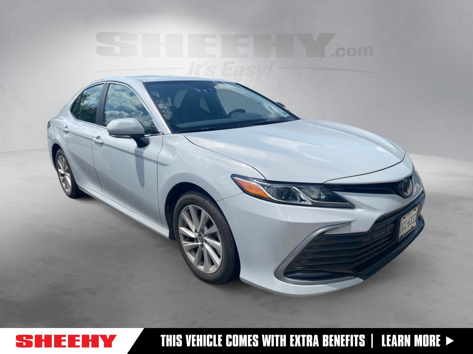 Used 2022 White Toyota LE image 1