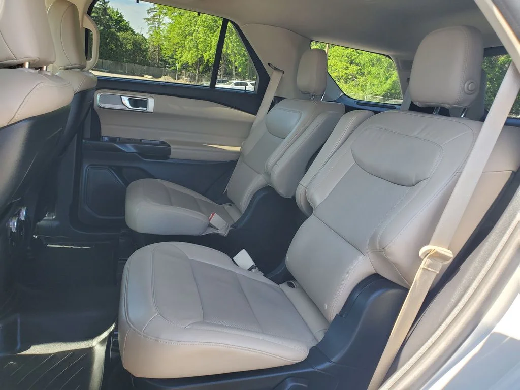 Used 2020 White Ford Limited image 31