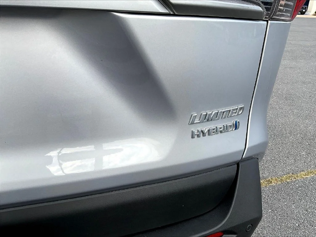 Used 2022 Silver Sky Metallic Toyota Limited image 31
