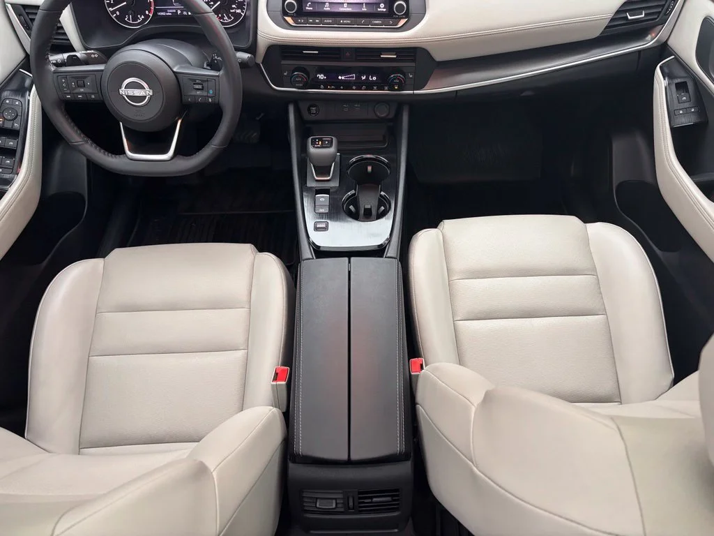 Used 2024 White Nissan SV image 37