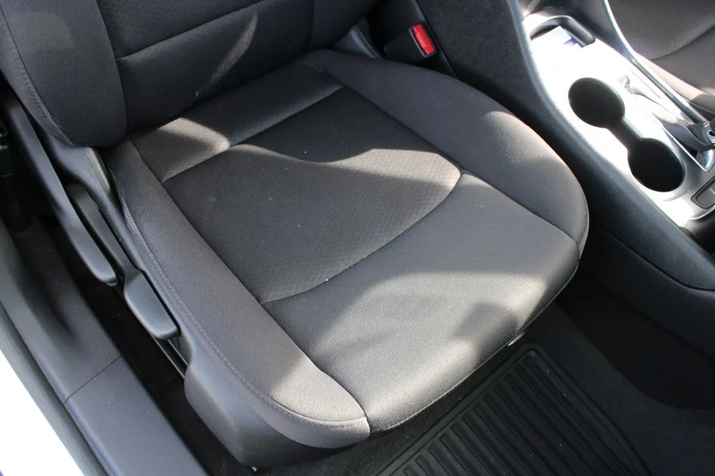 Used 2020 White Chevrolet LS image 12