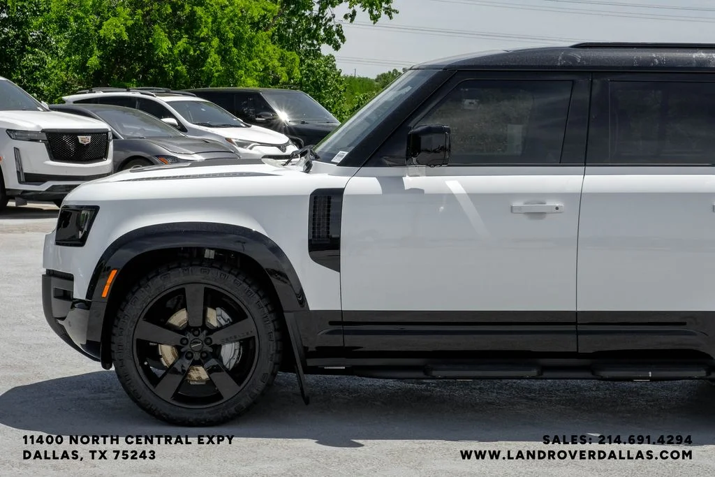 New 2026 Fuji White Land Rover X-Dynamic SE image 10