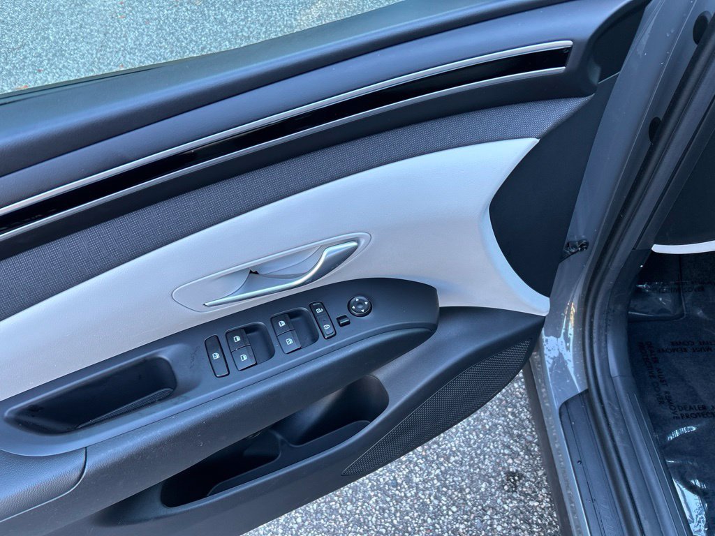 Used 2024 Gray Hyundai SEL image 15