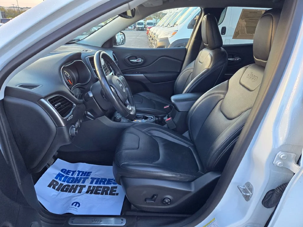Used 2019 White Jeep Limited image 13